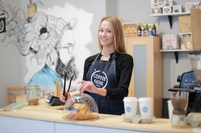 Nhân viên kinh doanh in Cửa hàng bách hóa