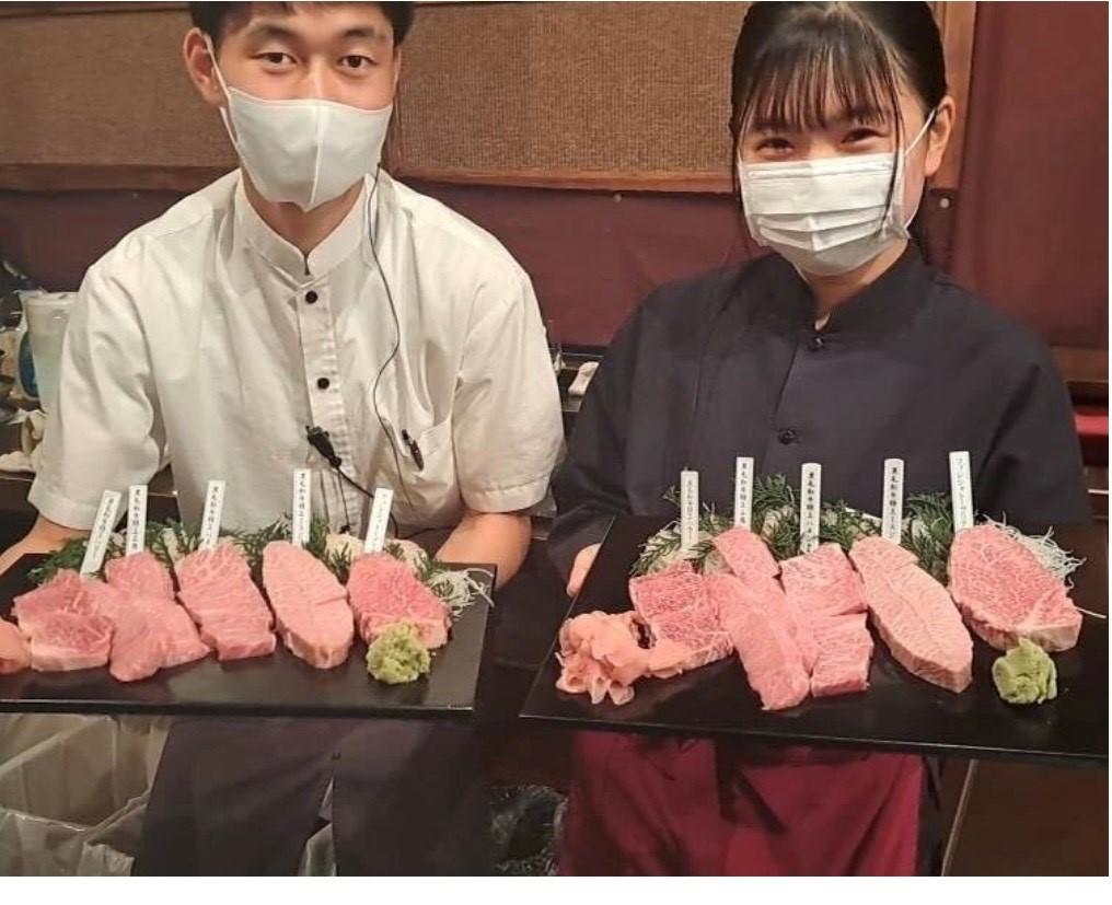 Waiter/ Waitress in Hotel