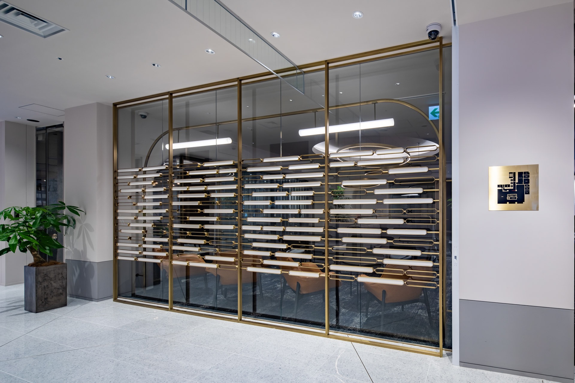 Interpreter/ English-Japanese in Office