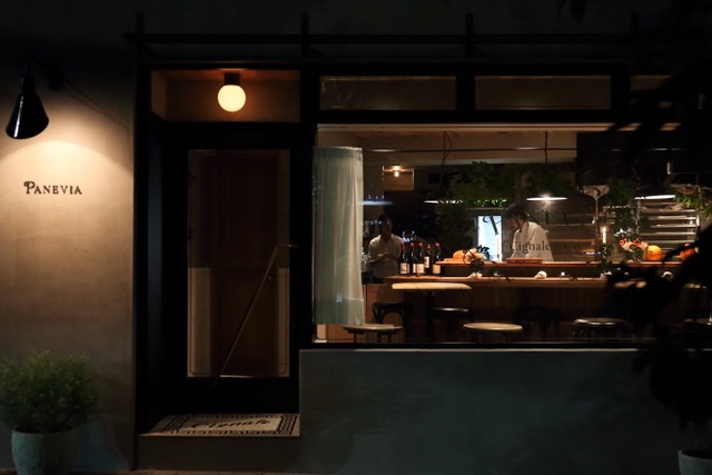 Waiter/ Waitress in Restaurant