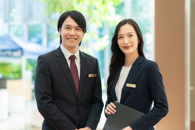 ဟိုတယ္ဧည့္ၾကိဳ in ဟိုတယ္