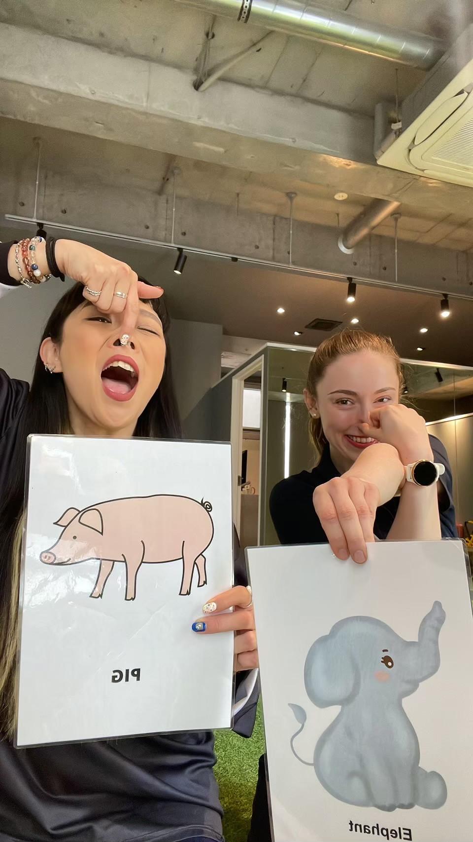 ဆရာ၊ဆရာမ / ထိုင်း in ဘာသာစကားကျောင်း