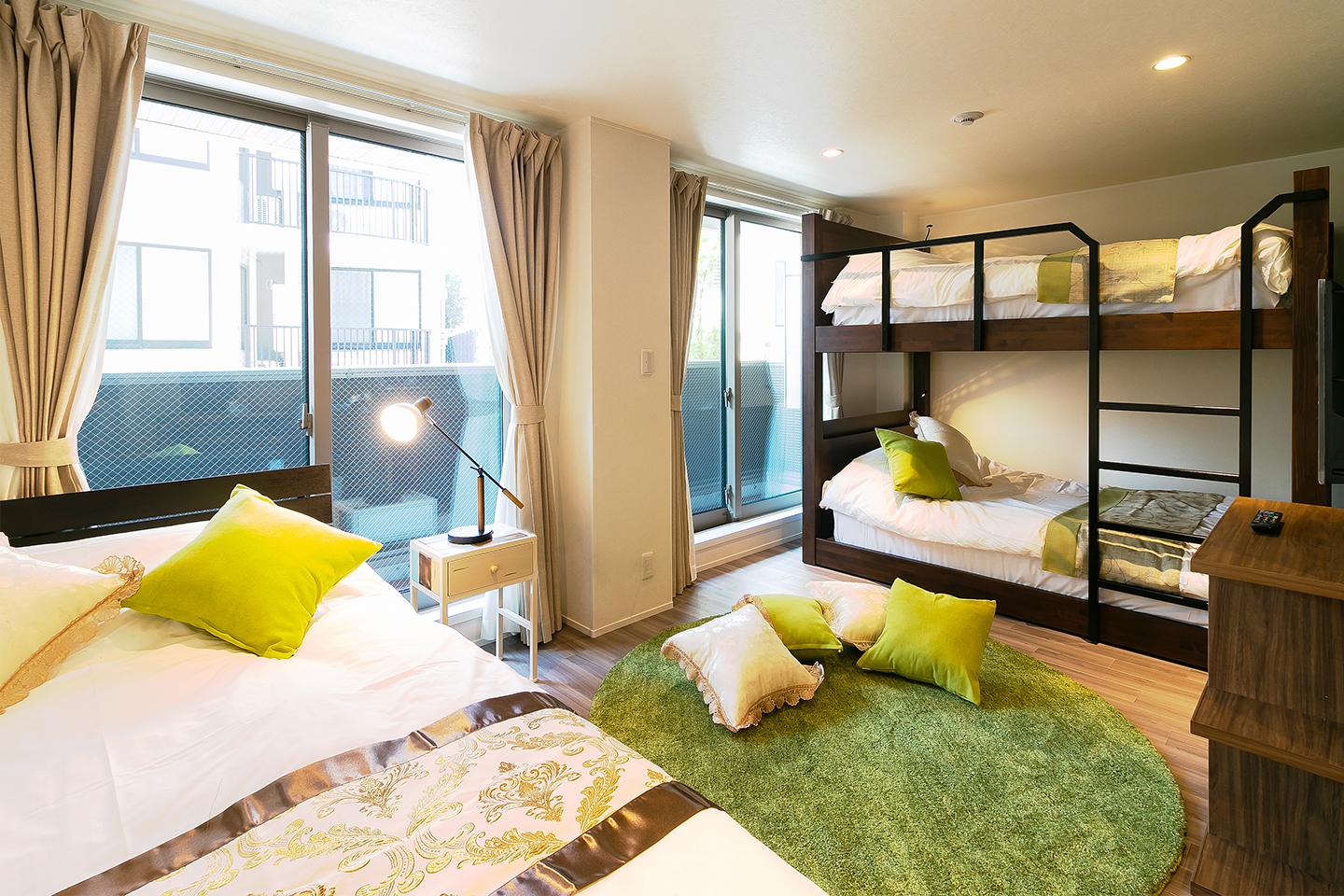 Nhân viên vệ sinh khách sạn in Khách sạn