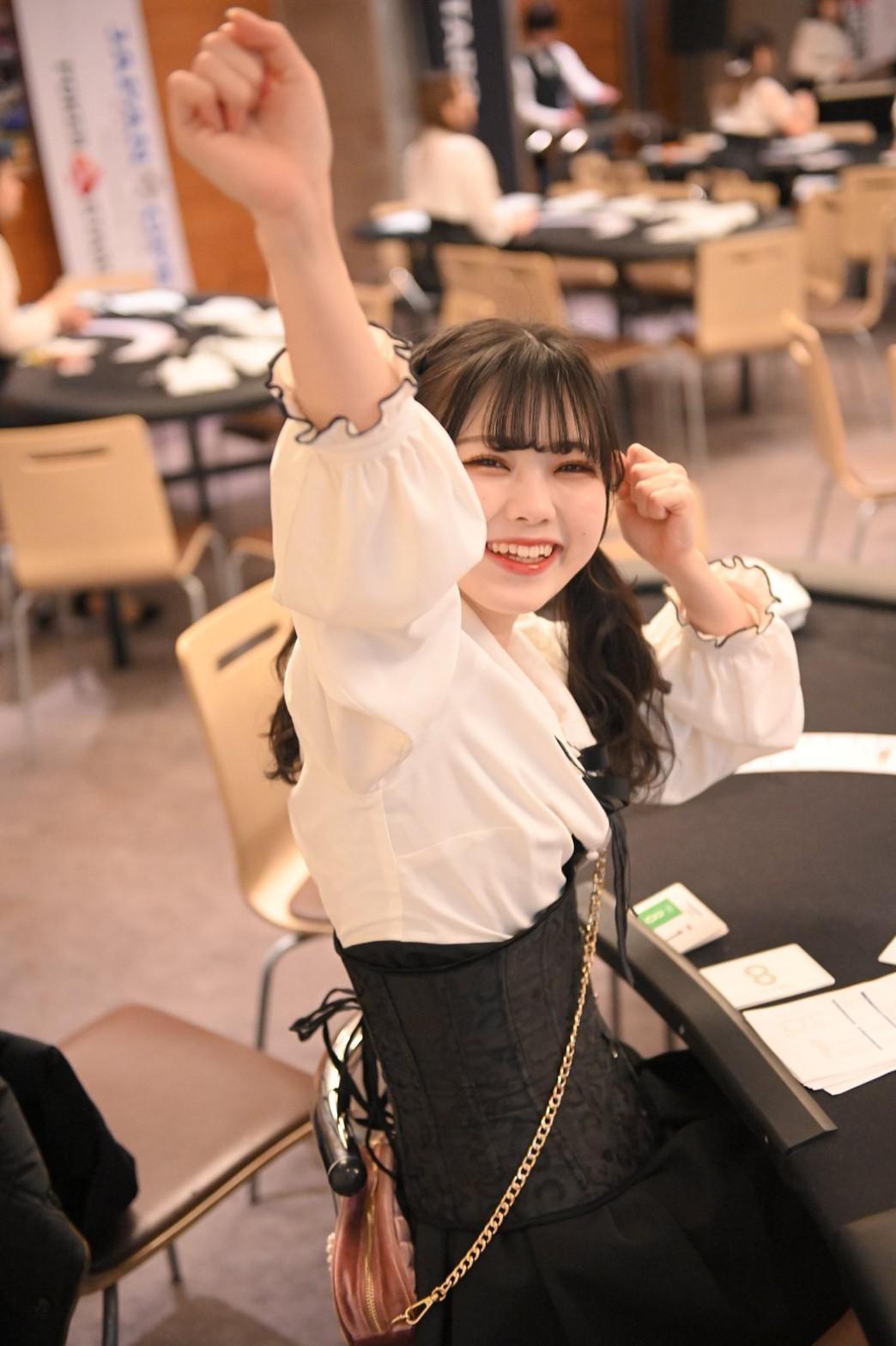 Casino Dealer in Amusement casino