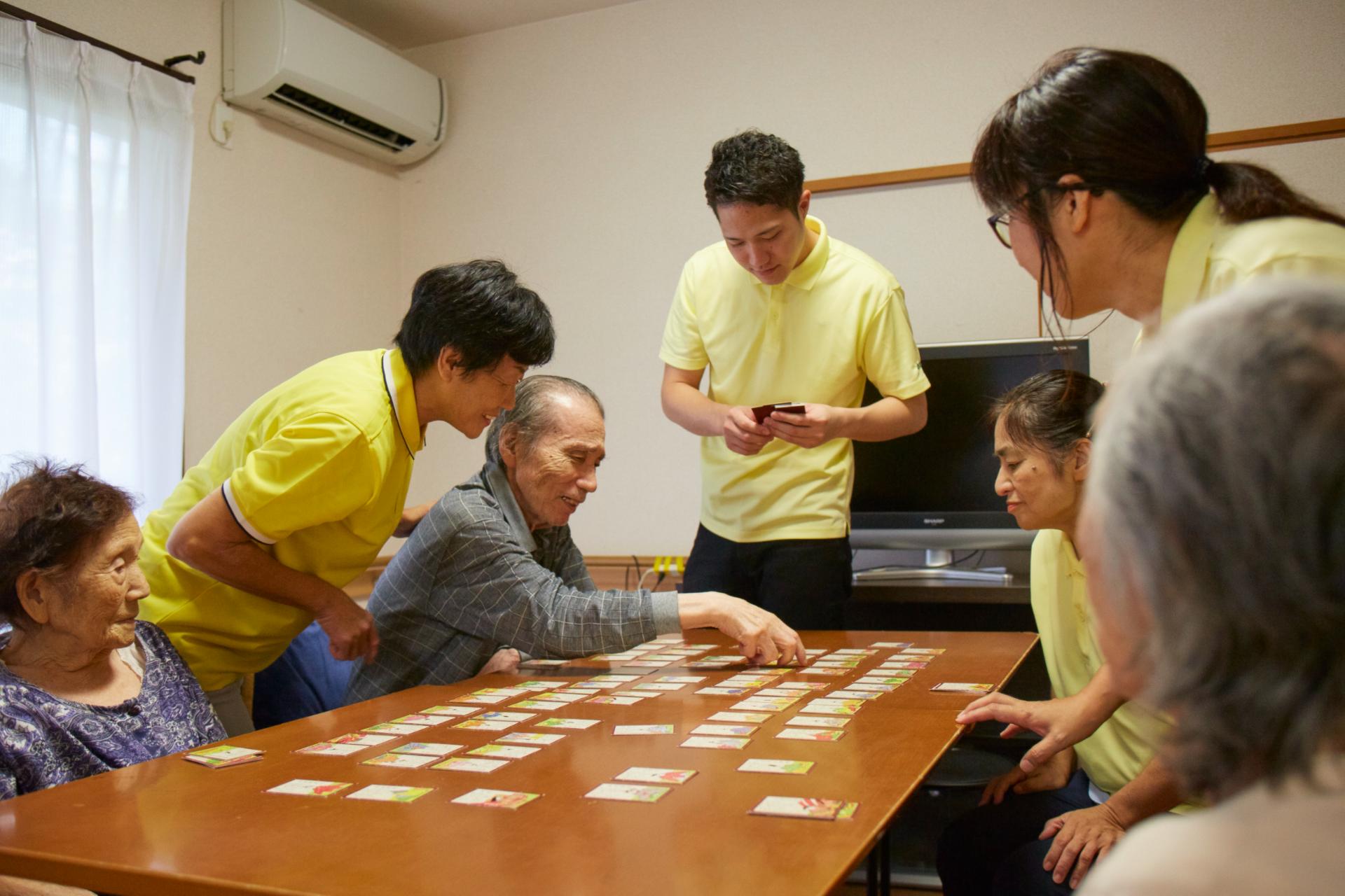 Care giver in Aging home