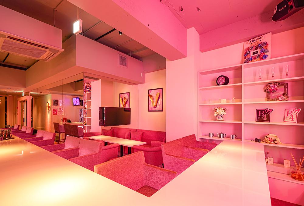 Bartender in Restaurant/Bar