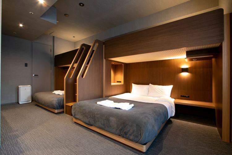 Nhân viên vệ sinh khách sạn in Khách sạn