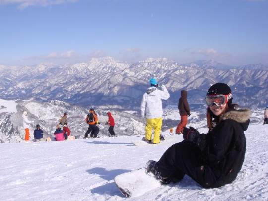 အျခား in နှင်းလျှောစီးအပန်းဖြေစခန်း