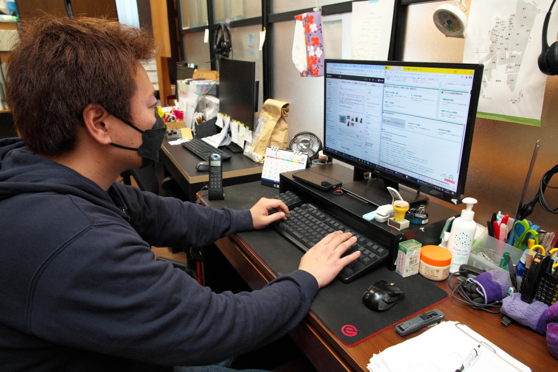 管理员/英语-日语 in 办公室