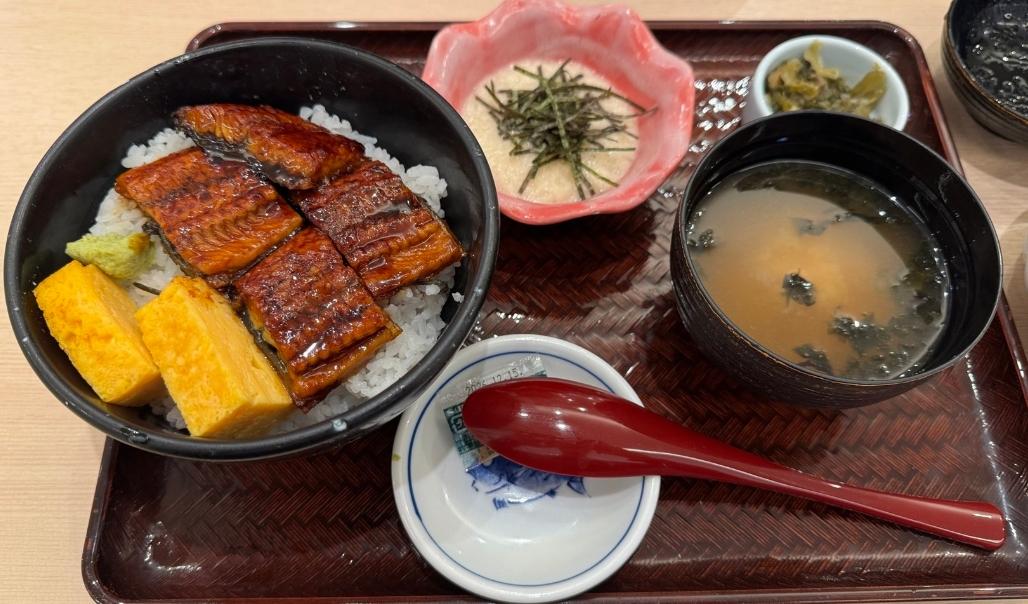 ချက်ပြုတ်ခြင်း in စားသောက်ဆိုင် / ဆူရှီ