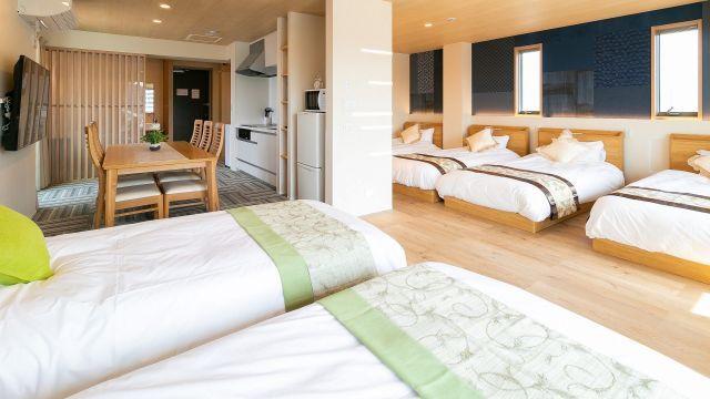 Nhân viên vệ sinh khách sạn in Khách sạn