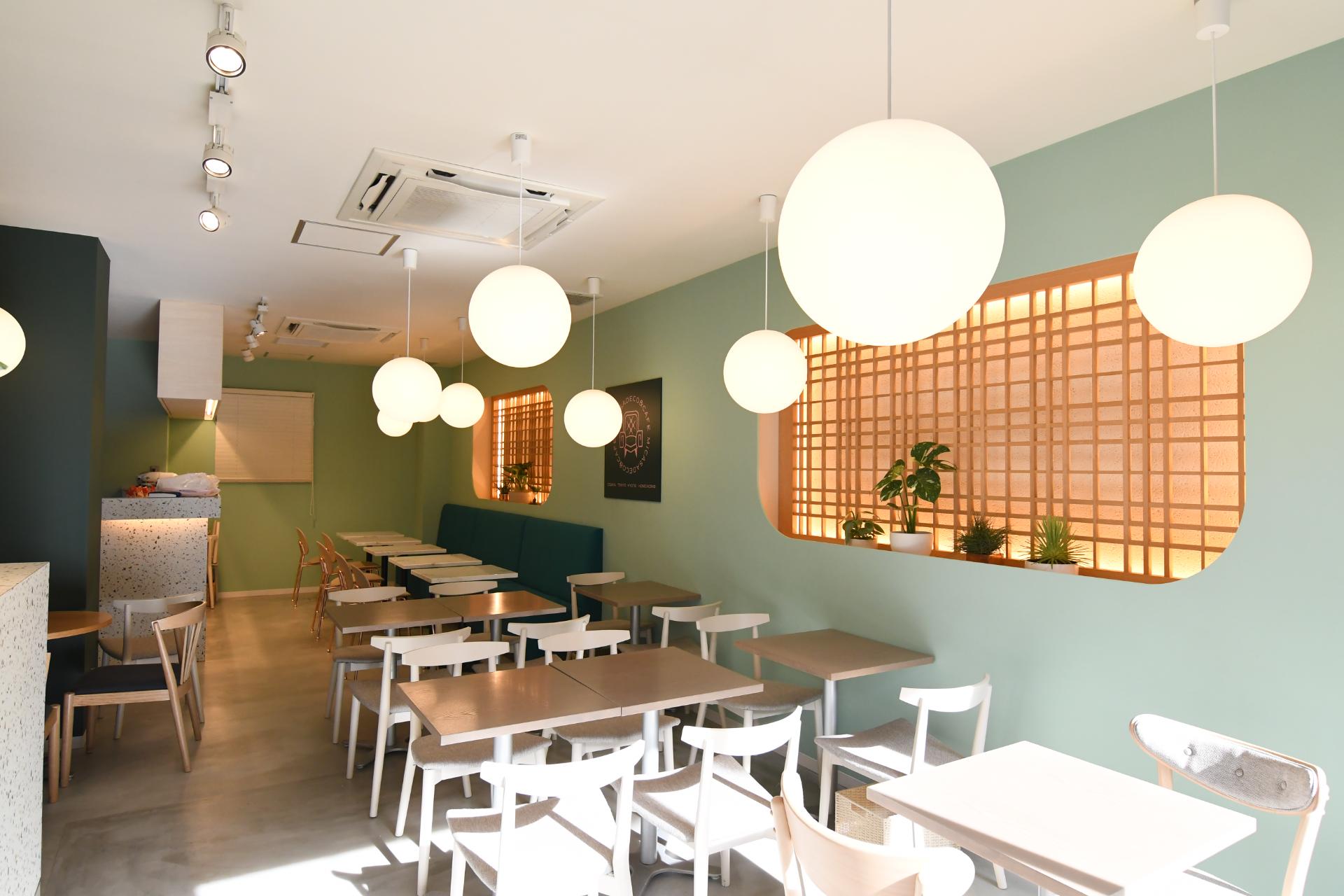 服务员 in 餐厅/ 咖啡馆