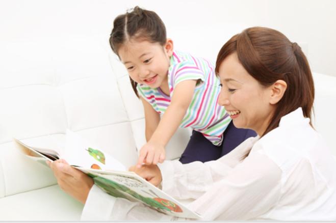 Baby-sitter in Nursery