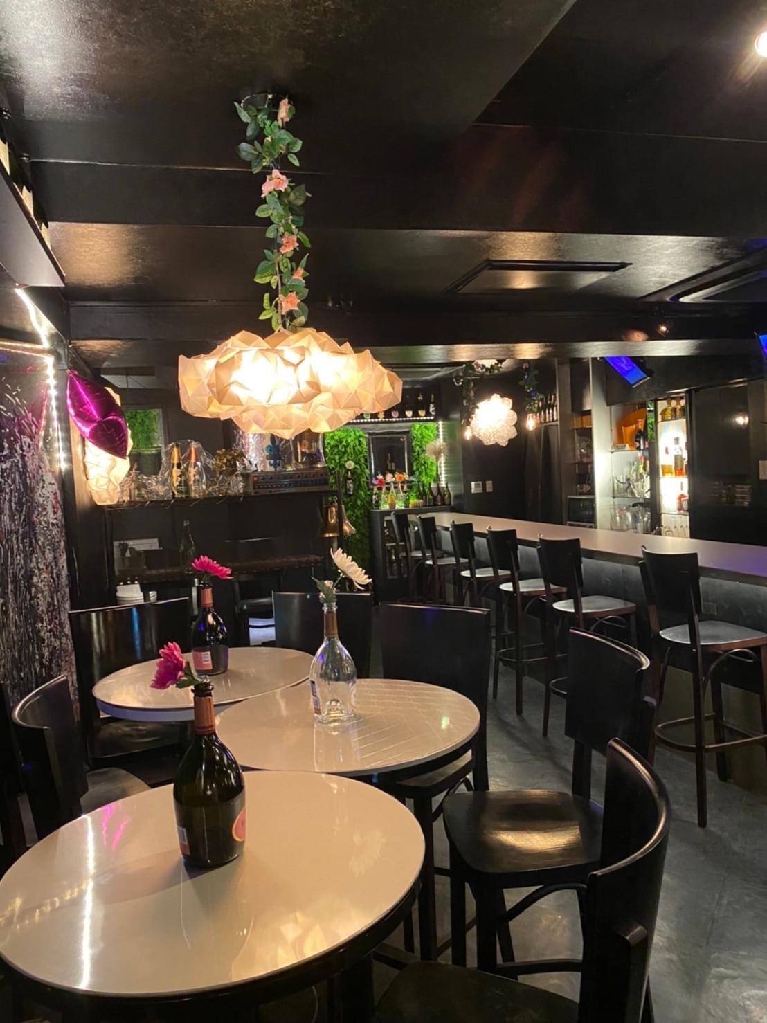 Bartender in Restaurant/Bar