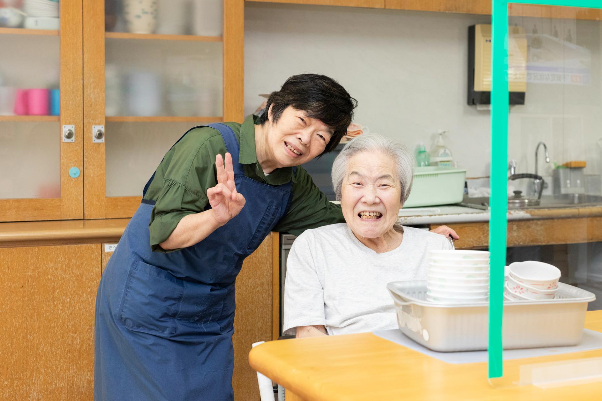 အျခား in တိုက္အိုတိုက္ေဟာင္း