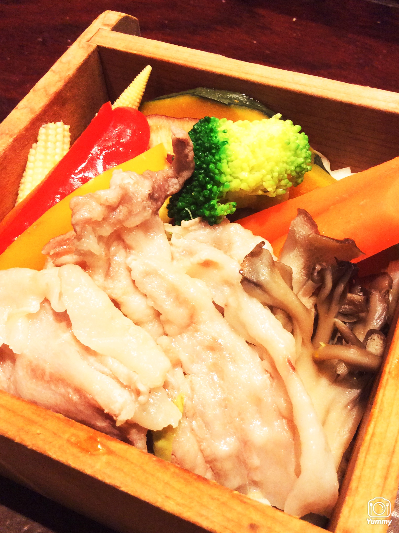 Người rửa chén đĩa in Nhà hàng