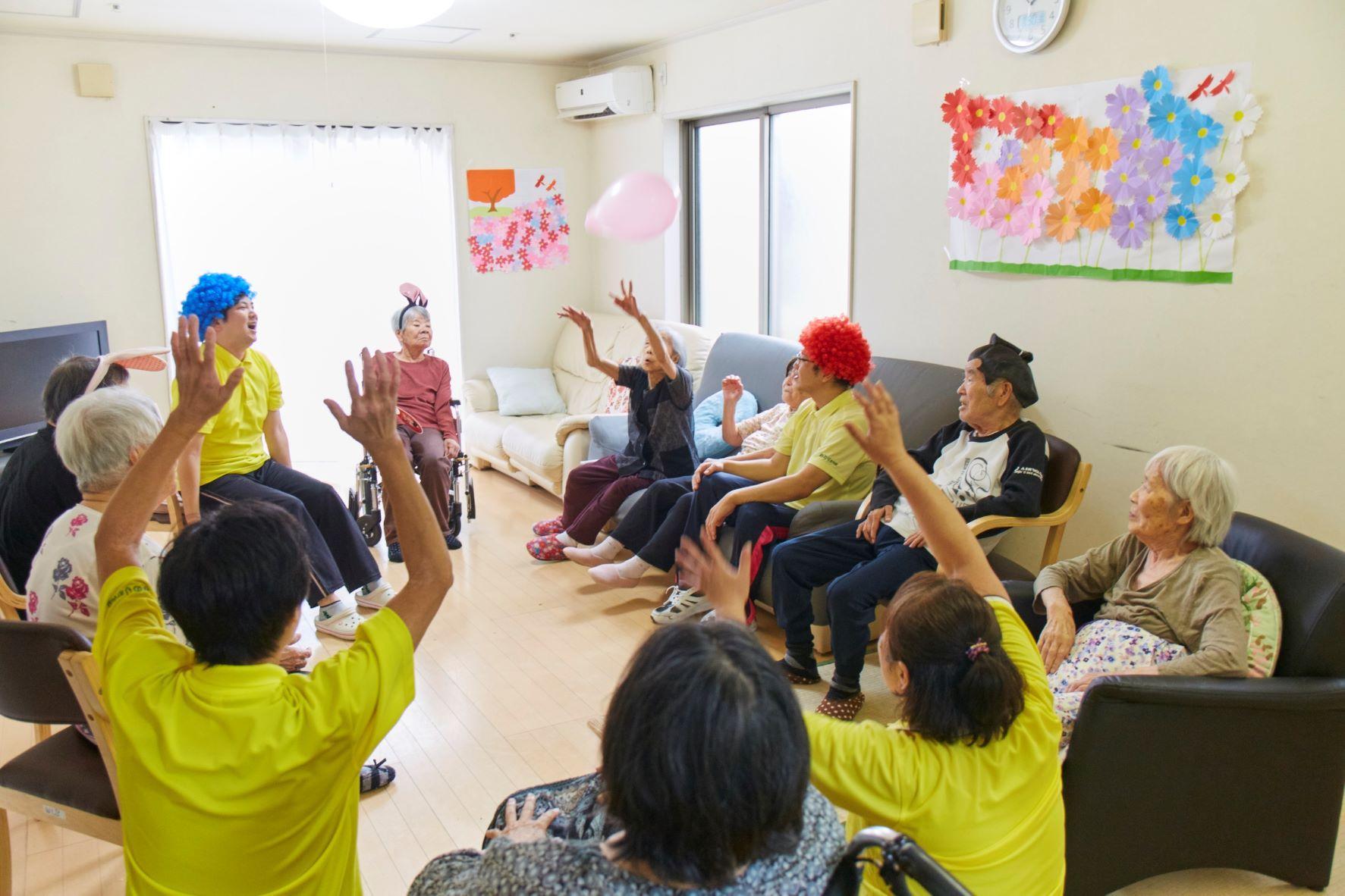 Care giver in Aging home