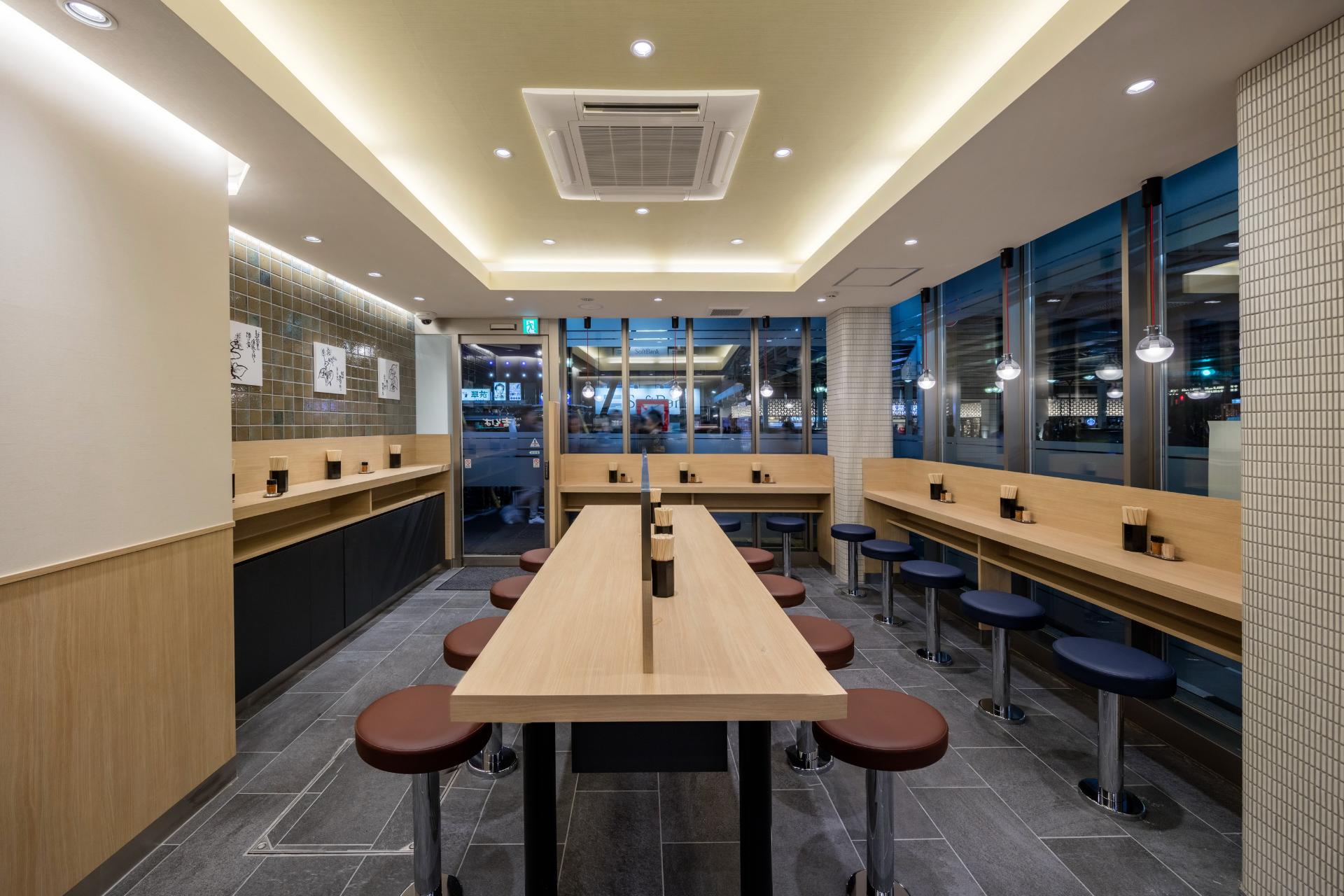 ချက်ပြုတ်ခြင်း in စားေသာက္ဆိုင္