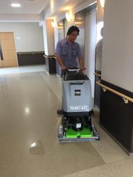 飲食店/ バー (清掃)