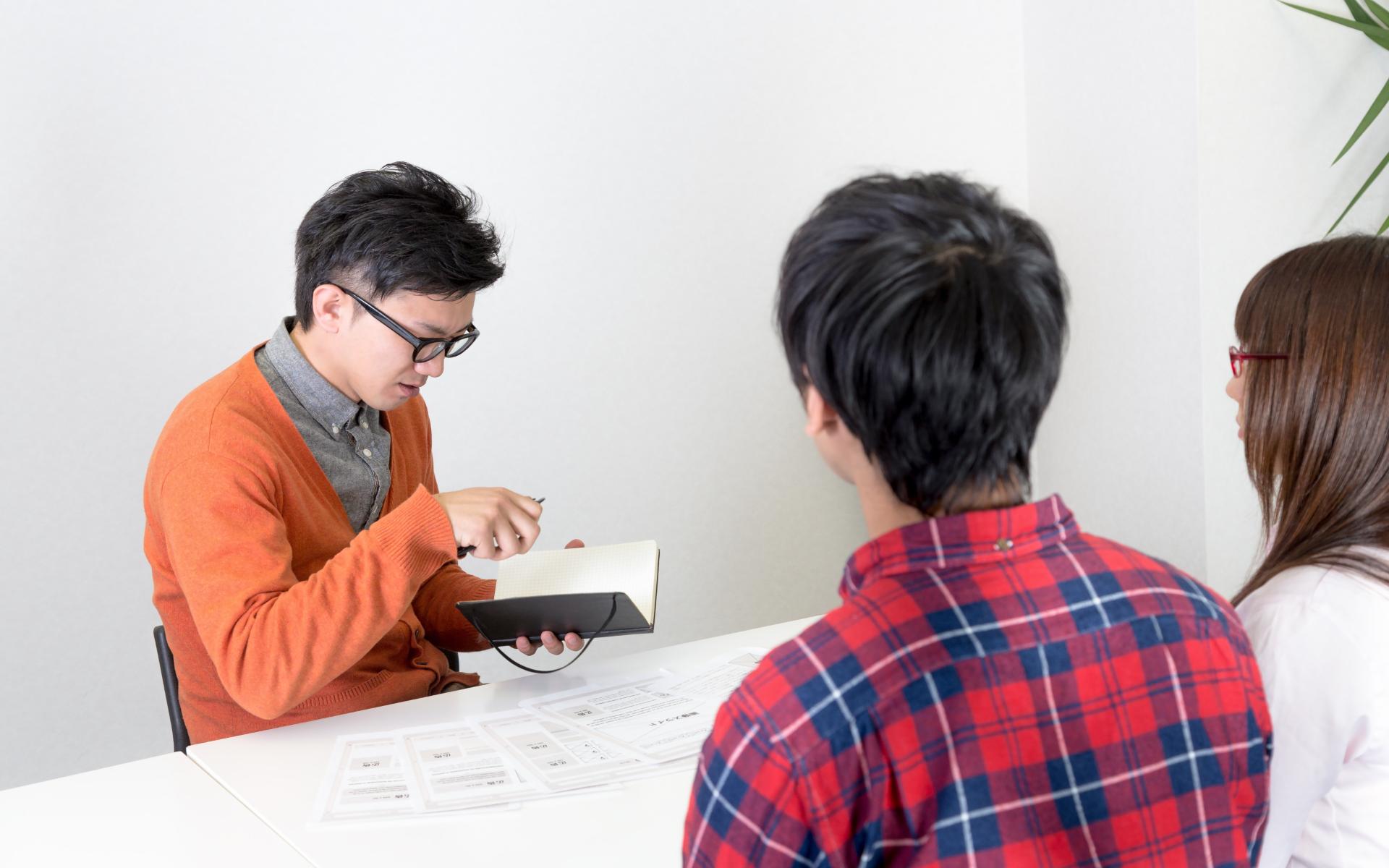 Interpreter/ English-Japanese in Office