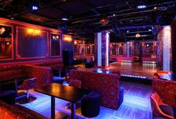 Restaurant/Bar (Bartender)