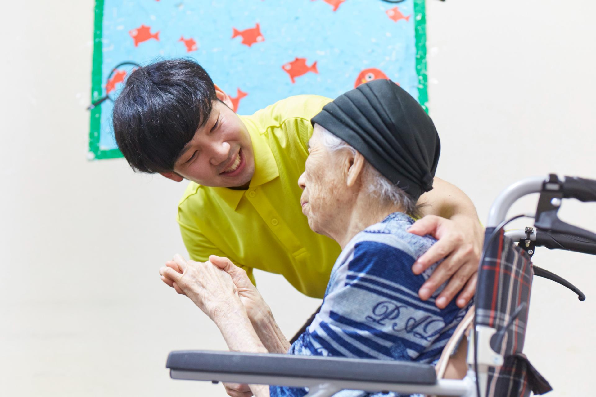 Care giver in Aging home