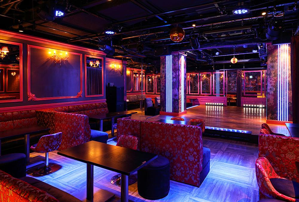 ဖျော်ဖြေရေး in စားသောက်ဆိုင် / ဘား