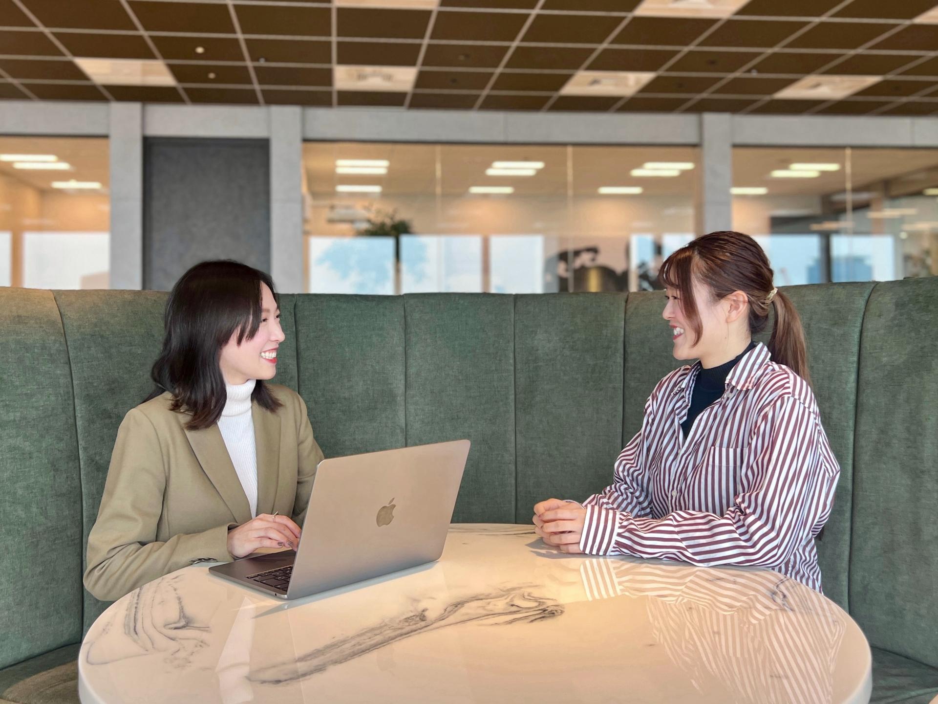 အေရာင္းသမား in ကုန်တိုက်