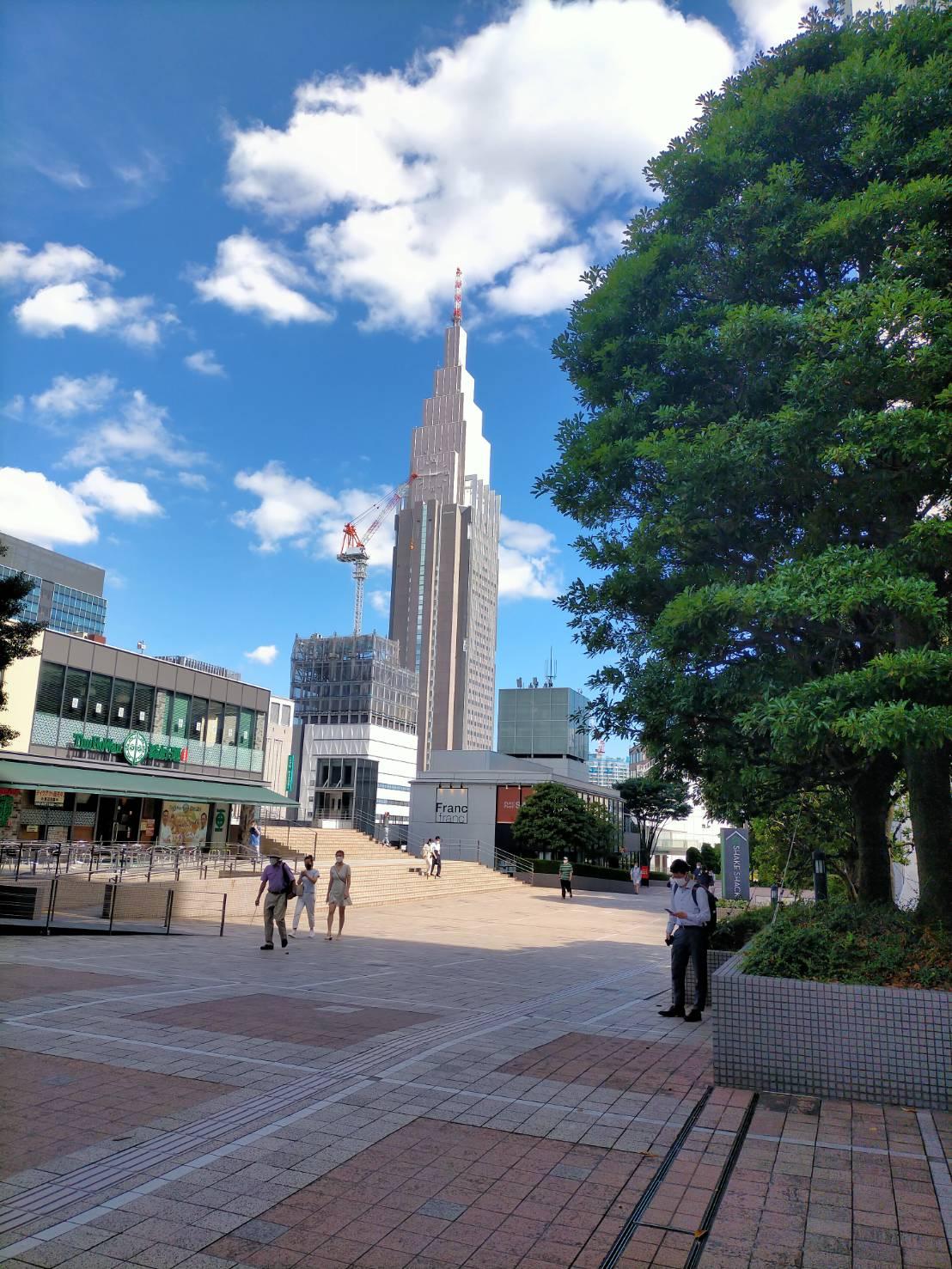 စားပြဲထိုး in စားေသာက္ဆိုင္