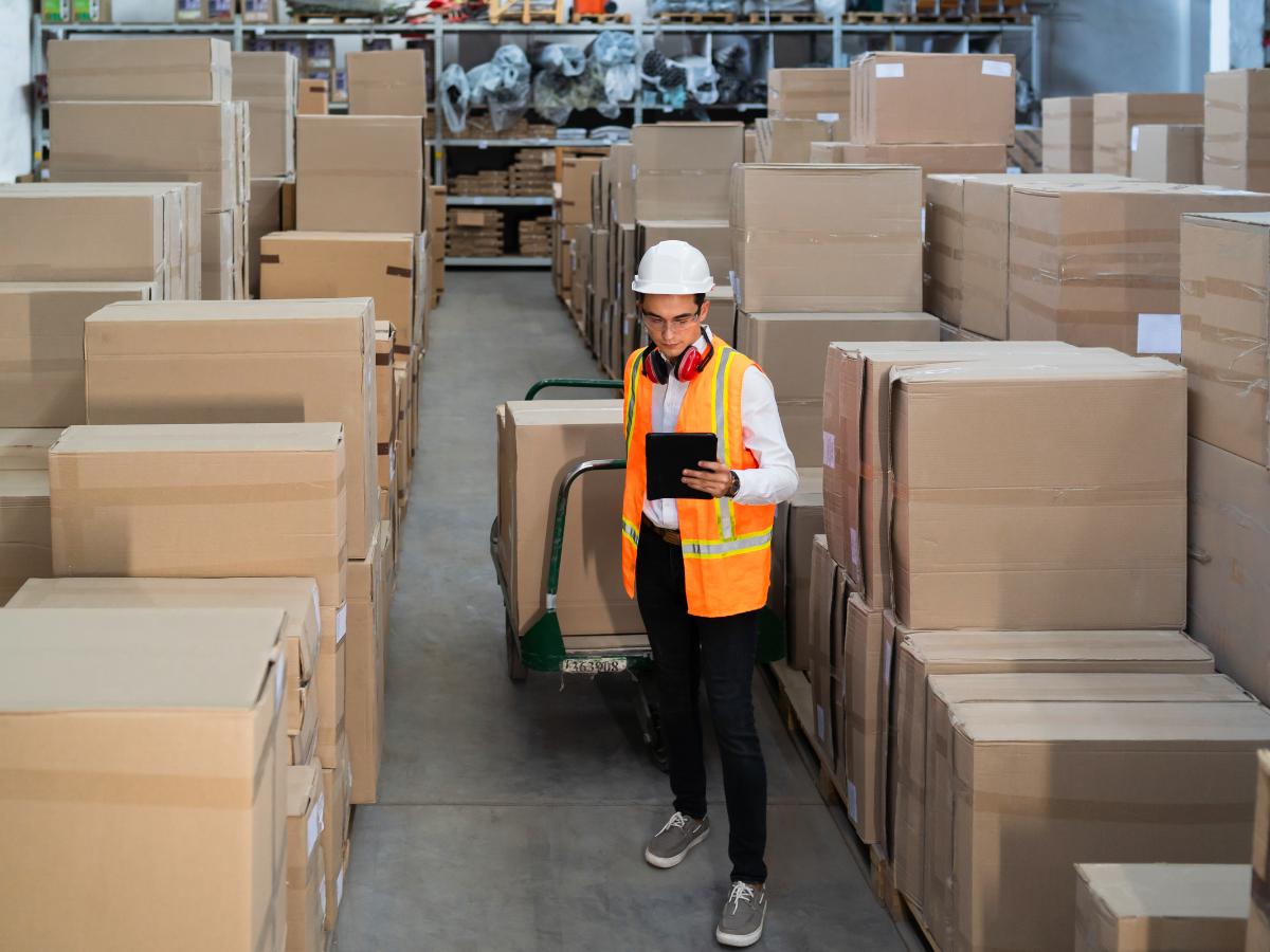 အျခား in ကုနျလှောငျရုံ