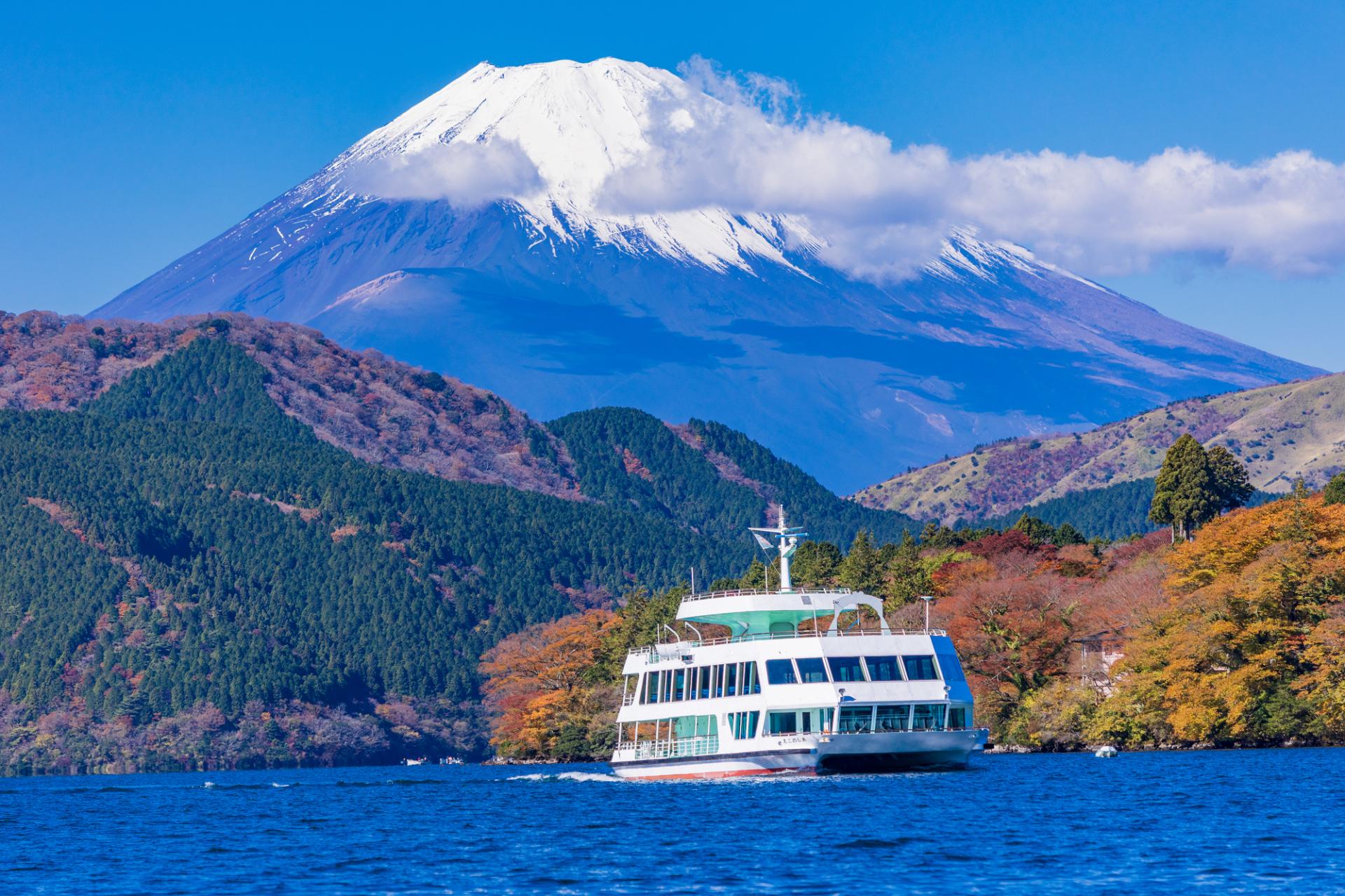 ဟိုတယ္ဧည့္ၾကိဳ in ဟိုတယ္