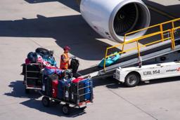 Airport (Luggage Staff)