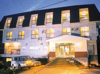 ဟိုတယ္ဧည့္ၾကိဳ in ဟိုတယ္