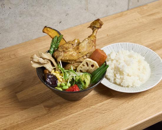 မီးဖိုေခ်ာင္အမွဳထမ္း in စားေသာက္ဆိုင္